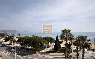 Vakker og romslig leilighet i havnen i Altea med vakker utsikt.